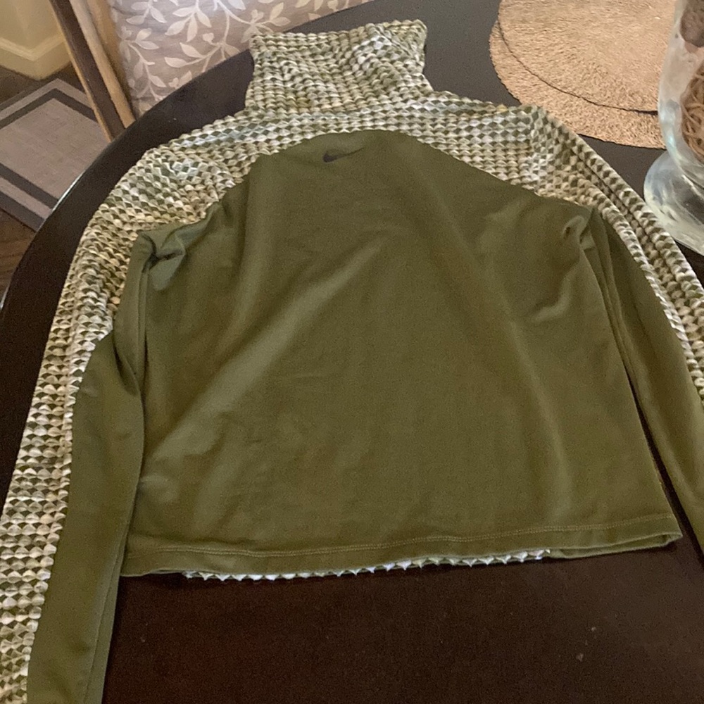 Nike sweater for Women size medium